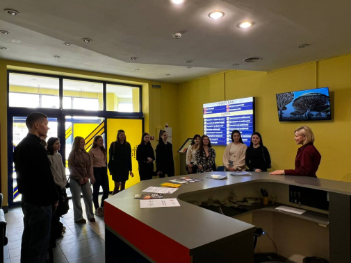 Студенти академії здобувають досвід реабілітації ветеранів в освітньо-реабілітаційному центрі «Трініті Хаб»-фото