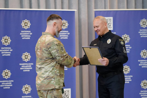 Магістри академії – приклад мужності, професіоналізму та людяності-фото