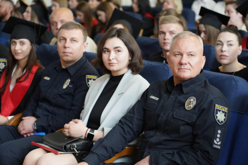 Магістри академії – приклад мужності, професіоналізму та людяності-фото