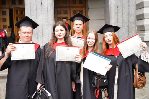 Магістри академії – приклад мужності, професіоналізму та людяності-фото