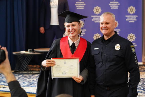 Магістри академії – приклад мужності, професіоналізму та людяності-фото