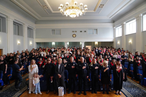 Магістри академії – приклад мужності, професіоналізму та людяності-фото