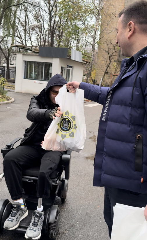 Повага і вдячність героям України!-фото