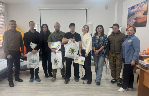 Студентки інституту заочного та дистанційного навчання долучилися до занять із психоемоційного відновлення військових-фото