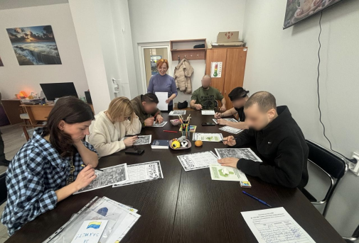 Студентки інституту заочного та дистанційного навчання долучилися до занять із психоемоційного відновлення військових-фото