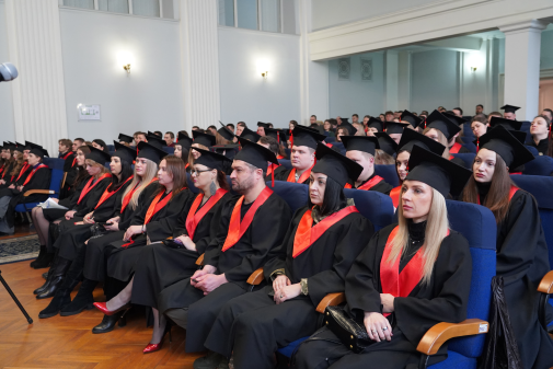 Урочистий випуск магістрів інституту заочного та дистанційного навчання-фото