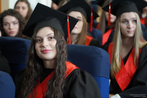 Урочистий випуск магістрів інституту заочного та дистанційного навчання-фото