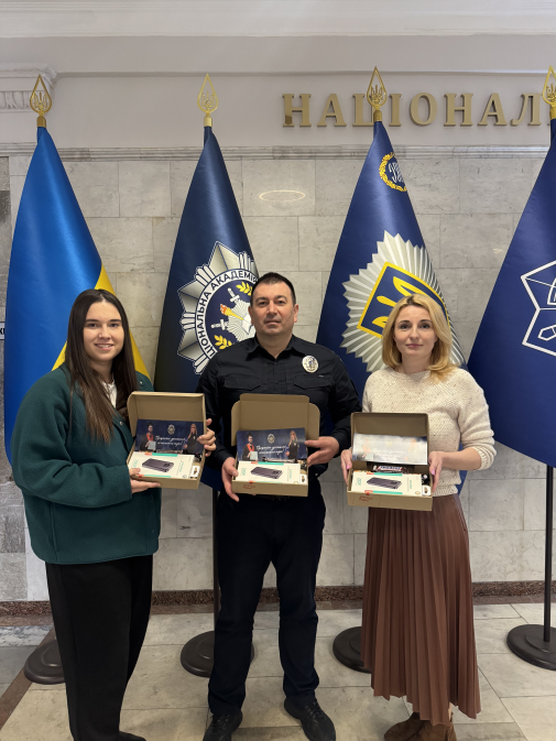 Інститут долучився до збору гуманітарної допомоги напередодні Великодня-фото