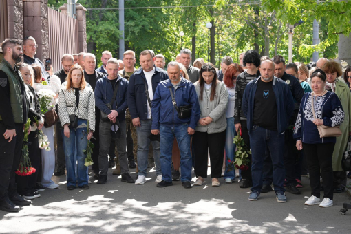 Навіки в нашій пам’яті: відкриття меморіальної дошки загиблому воїну Владиславу Байдалюку-фото