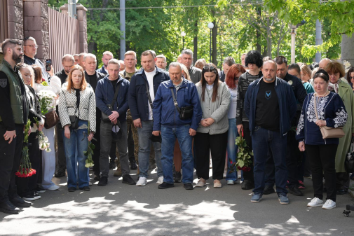 Навіки в нашій пам’яті: відкриття меморіальної дошки загиблому воїну Владиславу Байдалюку-фото