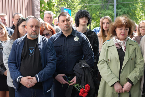 Навіки в нашій пам’яті: відкриття меморіальної дошки загиблому воїну Владиславу Байдалюку-фото