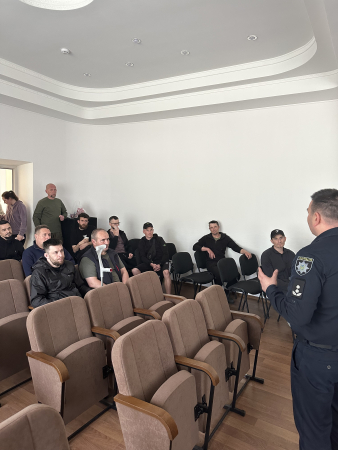 Проведення профорієнтаційних заходів із військовослужбовцями ДПСУ, ДСНС, НГУ, поліцейськими НПУ-фото