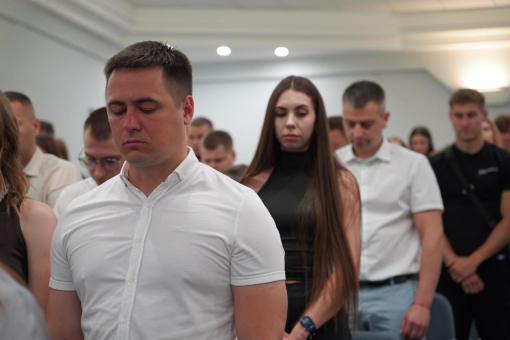 Випуск бакалаврів спеціальності «Право»: дипломи, відзнаки та слова вдячності захисникам України-фото